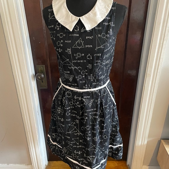 Retrolicious Math Equation Collared Dress - Picture 4 of 12